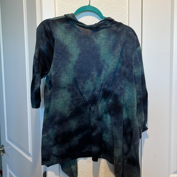 Beautiful Combo tank and sweater. - Picture 7 of 8